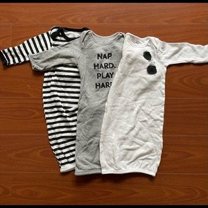 NWOT 0-6 months long sleeve sleeping gowns